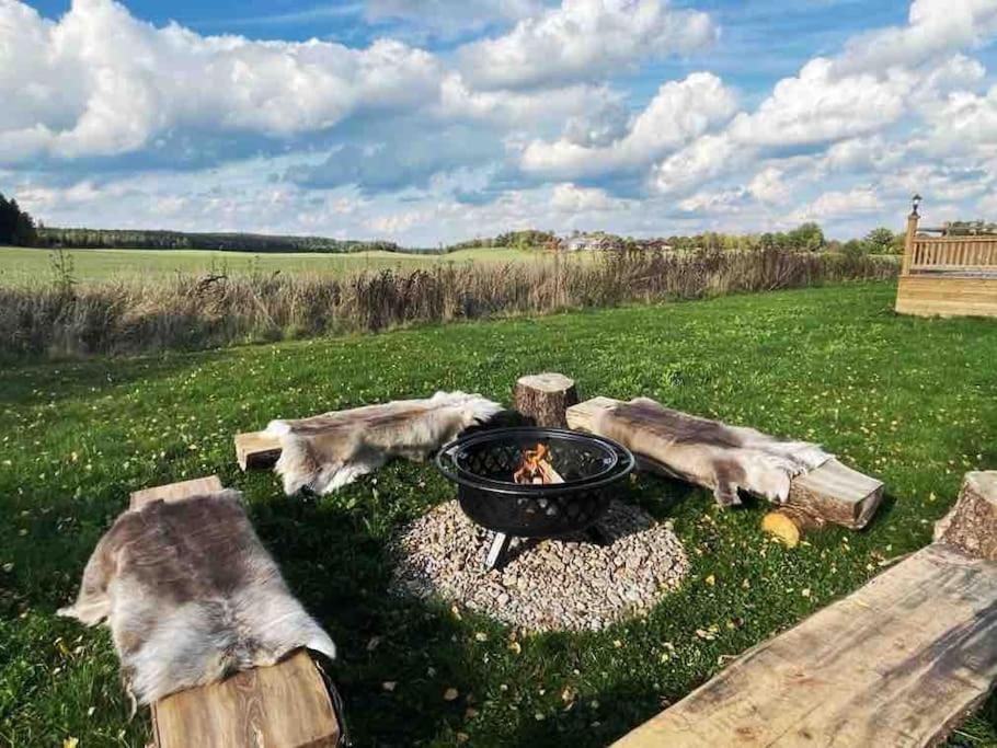 Gard Med Egen Sjoe Med Bryggbat, Nyrenoverat! Katrineholm Ngoại thất bức ảnh